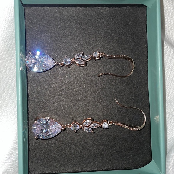 Sweet V earrings, ROSE GOLD with silver studs. - Picture 1 of 4